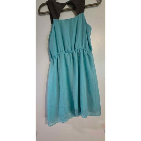 Tinley Teal Chiffon Sleeveless Fit & Flare Dress with Contrast Yoke - Picture 2 of 5